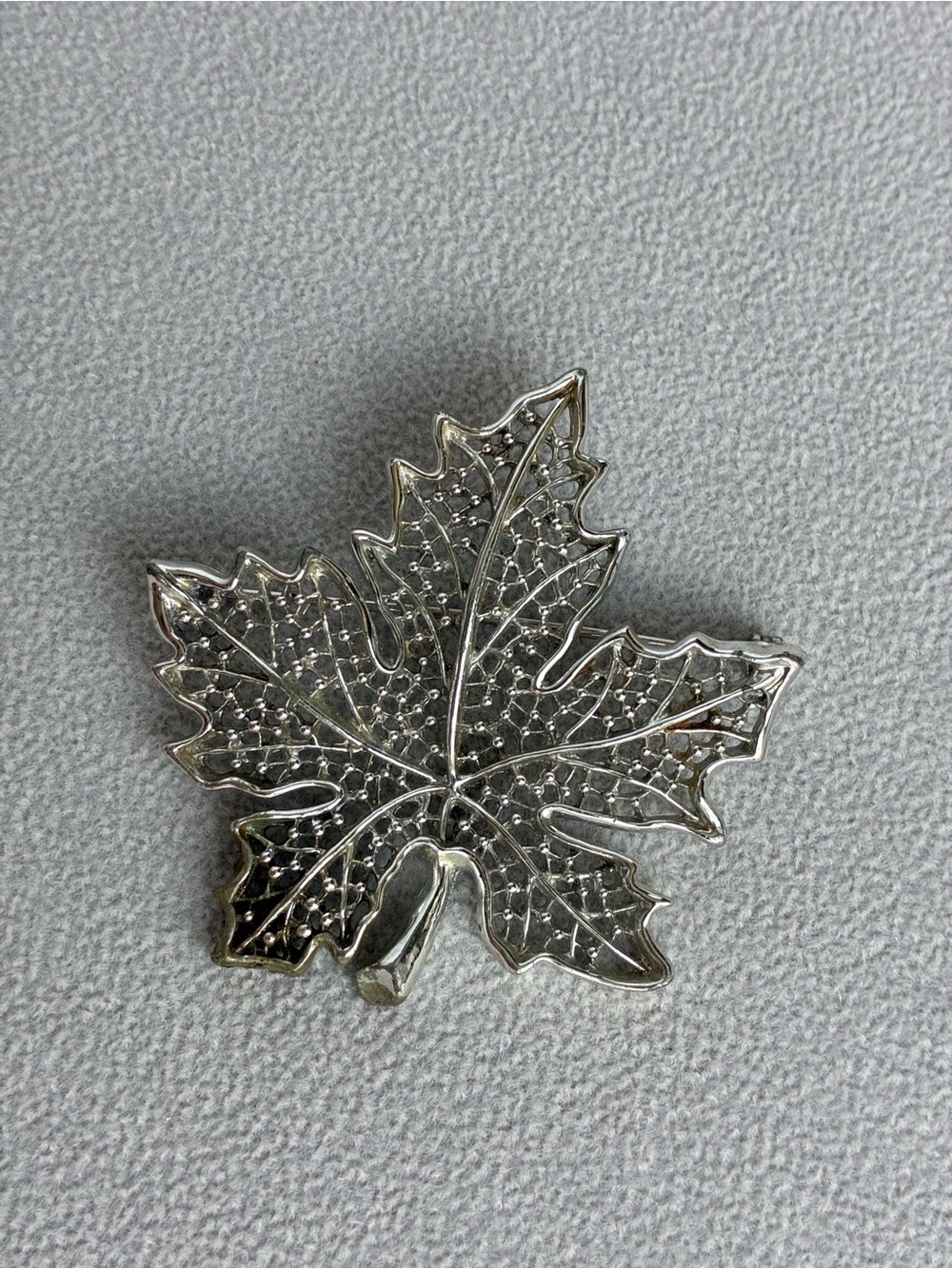 Sarah Coventry Silver Tone Maple Leaf Brooch